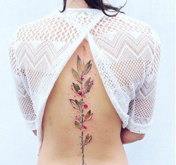 FOTO. Cele mai FRUMI tatuaje cu flori care dau idei oricărei tipe