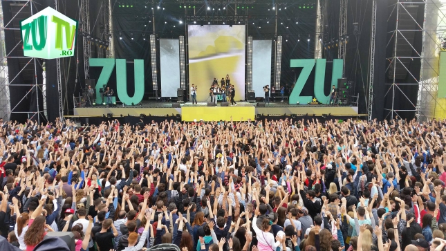 FORZA ZU | Momentul acela în care 100.000 de oameni ridică mâinile în aer
