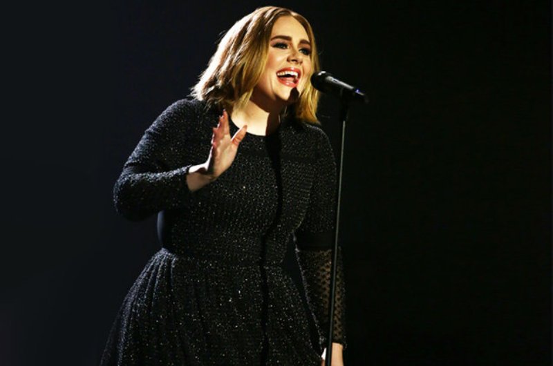 VIDEO: 5 momente în care Adele a uitat versurile pe scenă