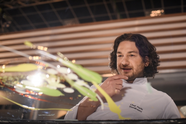 Campania „Chef Delivery, premieră în România! Telespectatorii pot primi acasă preparatele gătite în finala „Chefi la cuțite