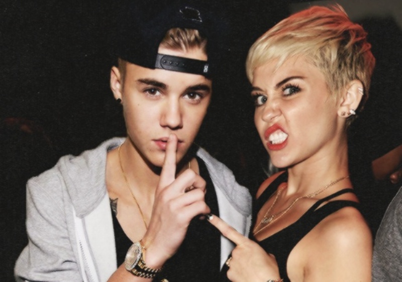 VIDEO: Bieber face mișto de Miley Cyrus. Trebuie să vezi cum o imită!
