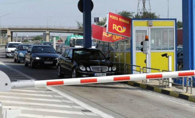 Autoritățile deschid și un ghișeu poștal la Podul de la Fetești pentru românii care vor să stea și mai mult la coadă!