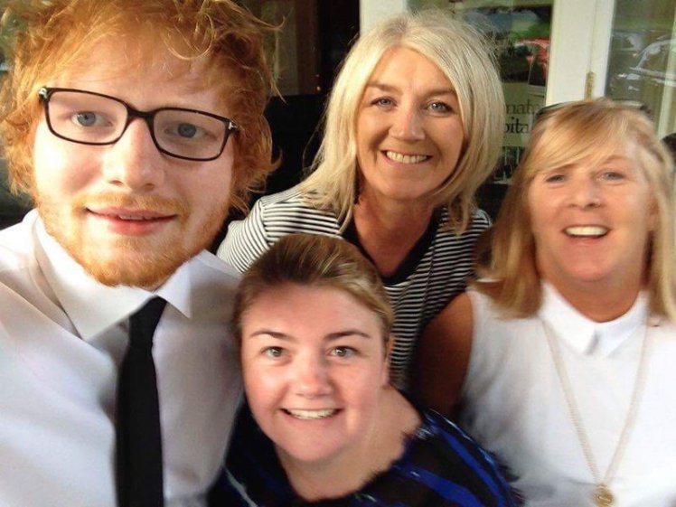 VIDEO: Ed Sheeran a apărut la o nuntă și a lăsat pe toată lumea cu gura căscată