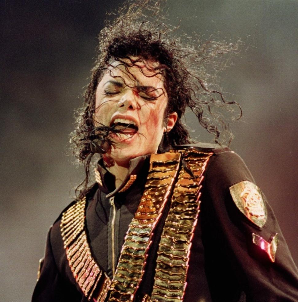 VIDEO VIRAL | Fanii cred că Michael Jackson încă trăieşte