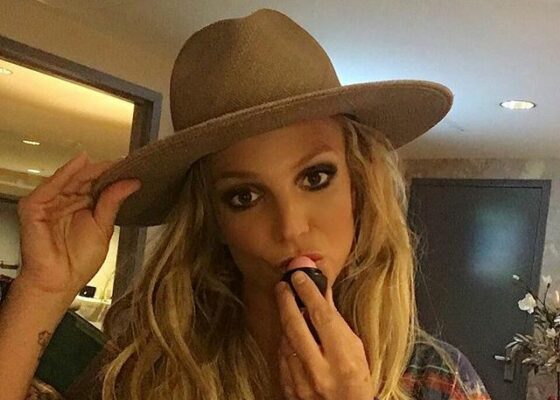 Britney Spears vrea să se lase de muzică. Se face PROFESOARĂ