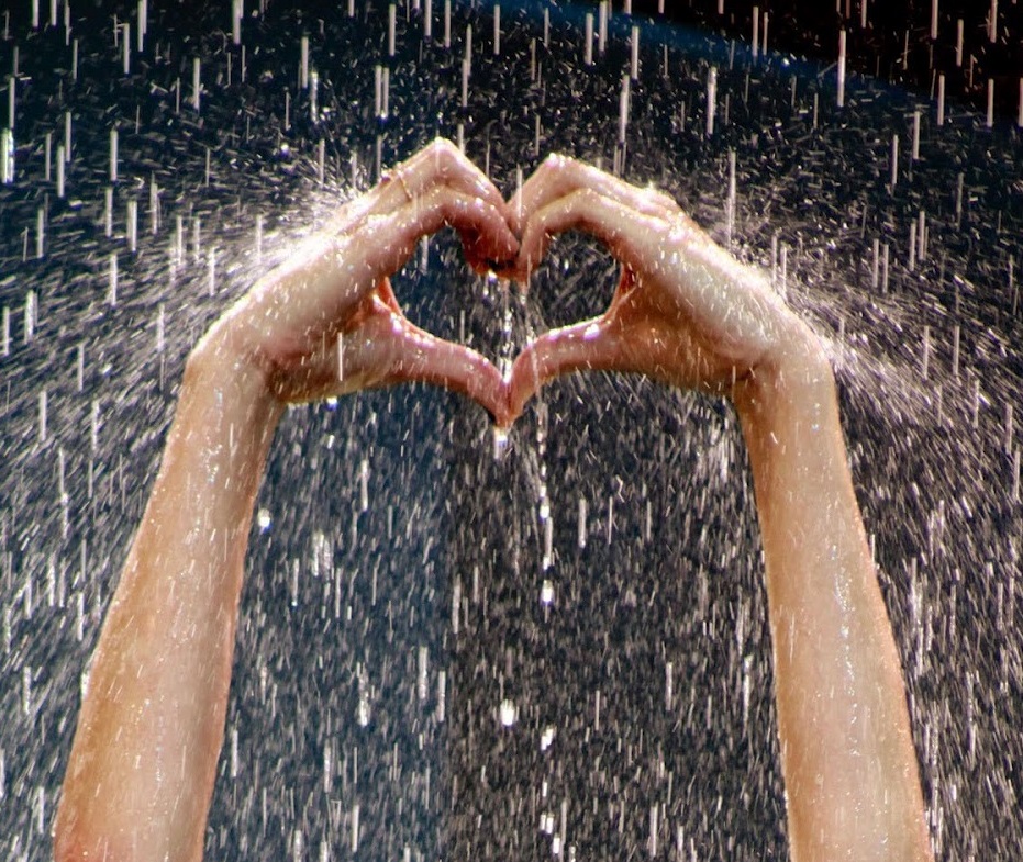 11 lucruri pe care doar cei care iubesc ploaia le pot înţelege