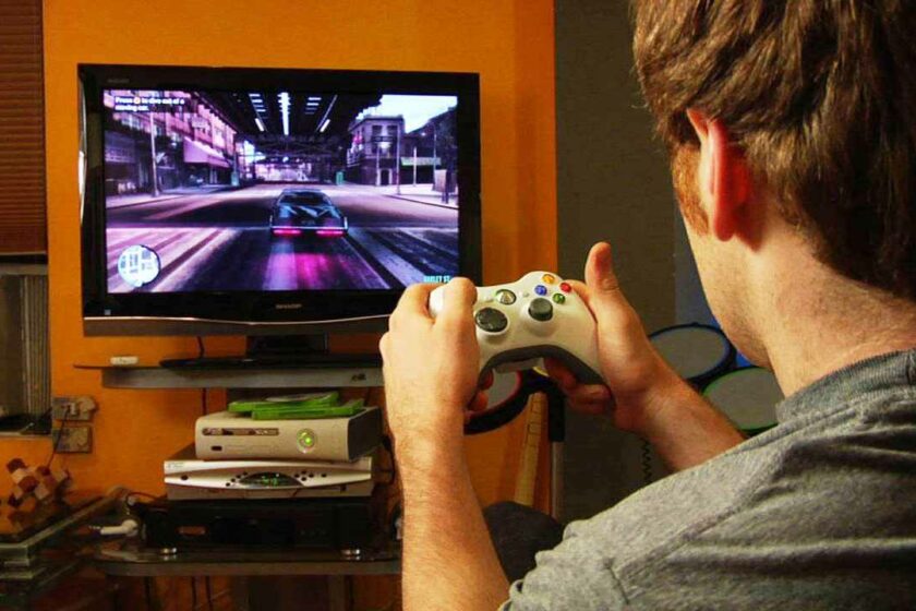 11 chestii pe care le înţeleg doar tipele cu iubiţi OBSEDAŢI de jocuri video