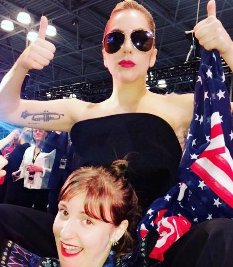 OMG! Lady Gaga protestează faţă de alegerea lui Donald Trump la Casa Albă