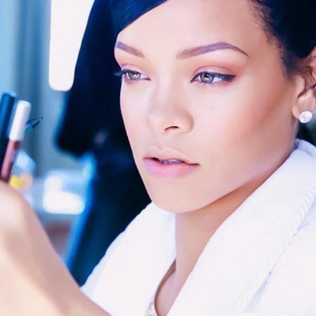 16 lucruri pe care probabil nu le ştiai despre Rihanna