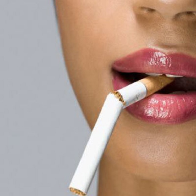 FOTO. TOP 13 reclame care ar face orice fumător să stingă ţigara
