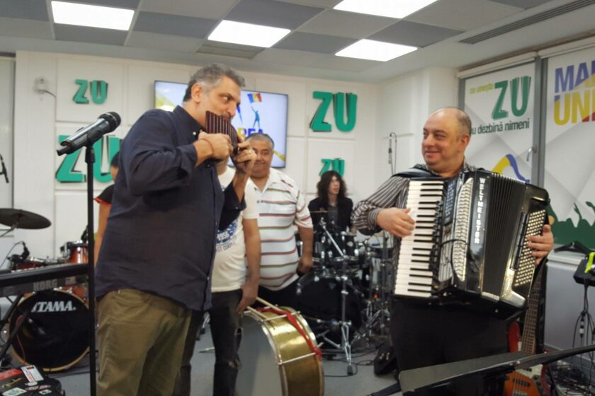 VIDEO: Damian Drăghici a cântat la nai după 5 ani de pauză. Doar la Marea Unire ZU se întâmplă asta!