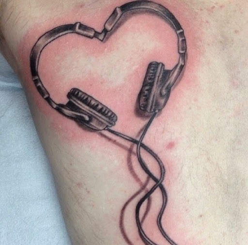 FOTO. 17 tatuaje pe care iubitorii de muzică o să le adore