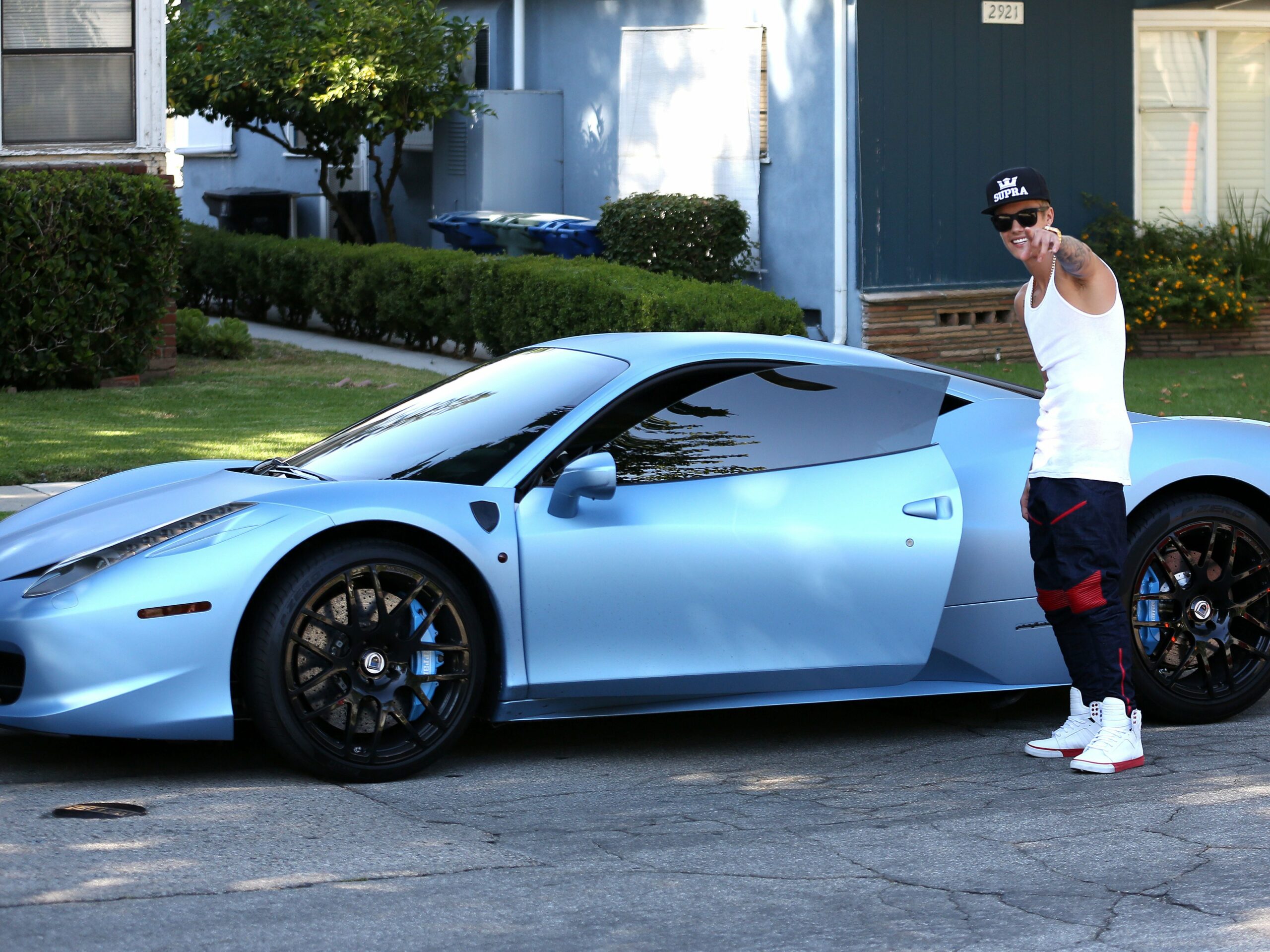 Justin Bieber și-a vândut Ferrari-ul pentru o sumă FABULOASĂ!