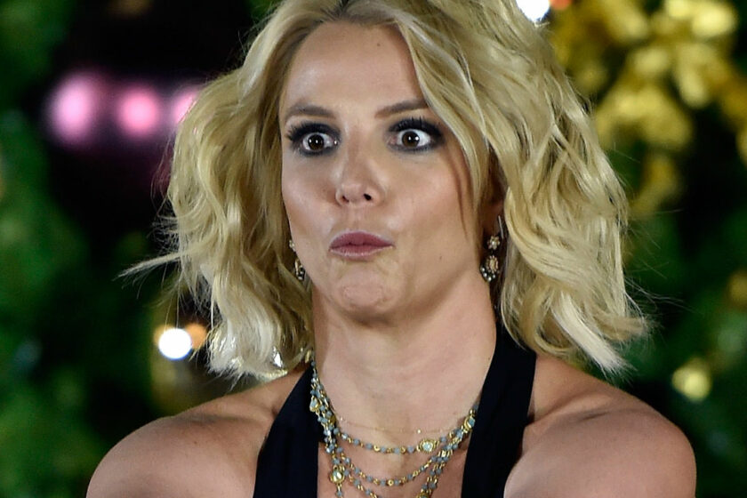 OMG! Un tip a cheltuit 80.000$ pe operații ca să semene cu Britney Spears