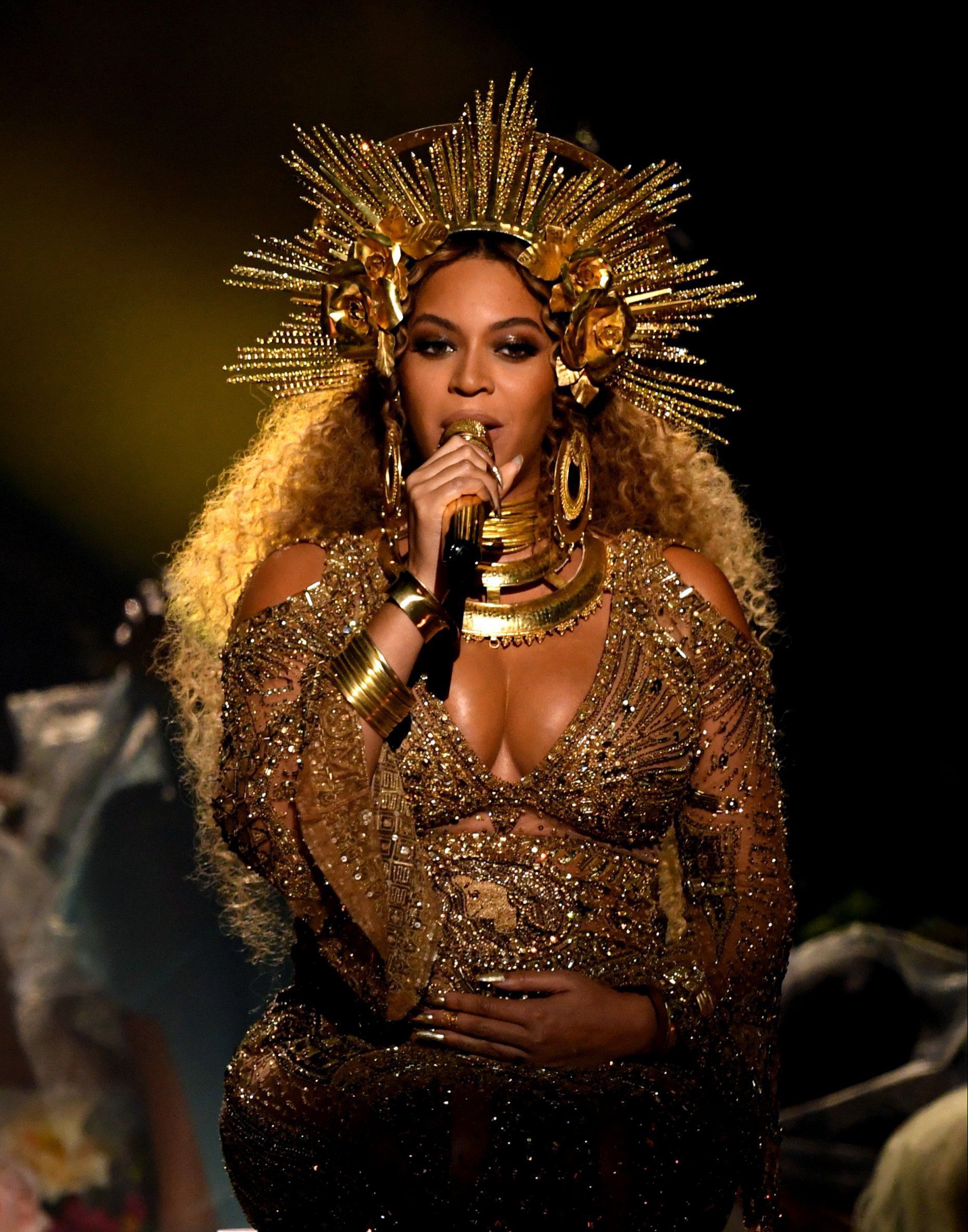 VIDEOCLIP NOU: Beyoncé – Sandcastles & Love Drought