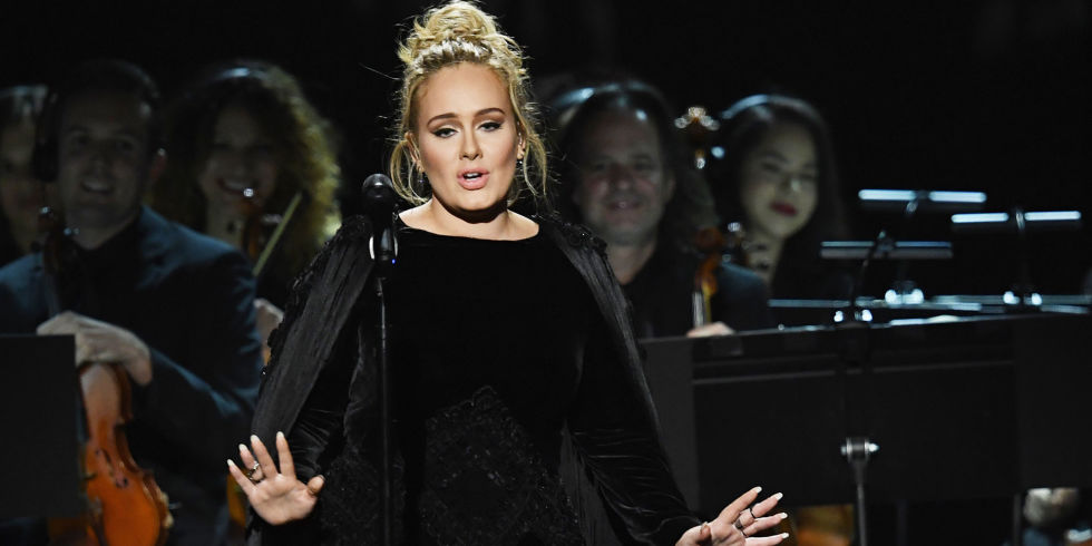VIDEO: Adele, la un pas de cel mai mare FAIL pe scenă. S-a enervat și s-a oprit din cântat