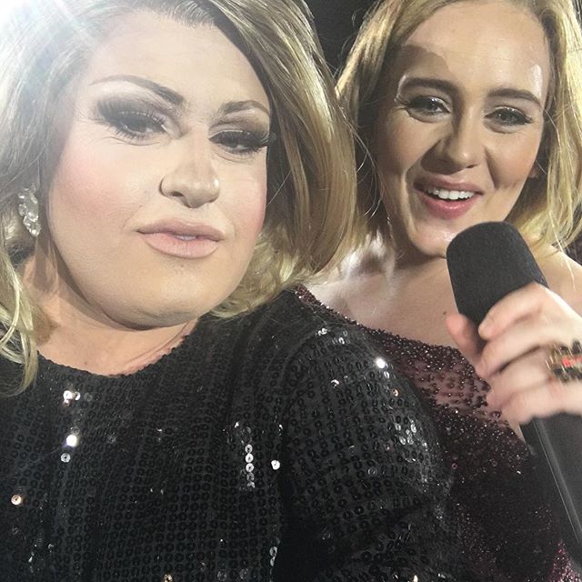 FOTO & VIDEO: Adele şi-a întâlnit sosia şi a invitat-o să urce pe scenă