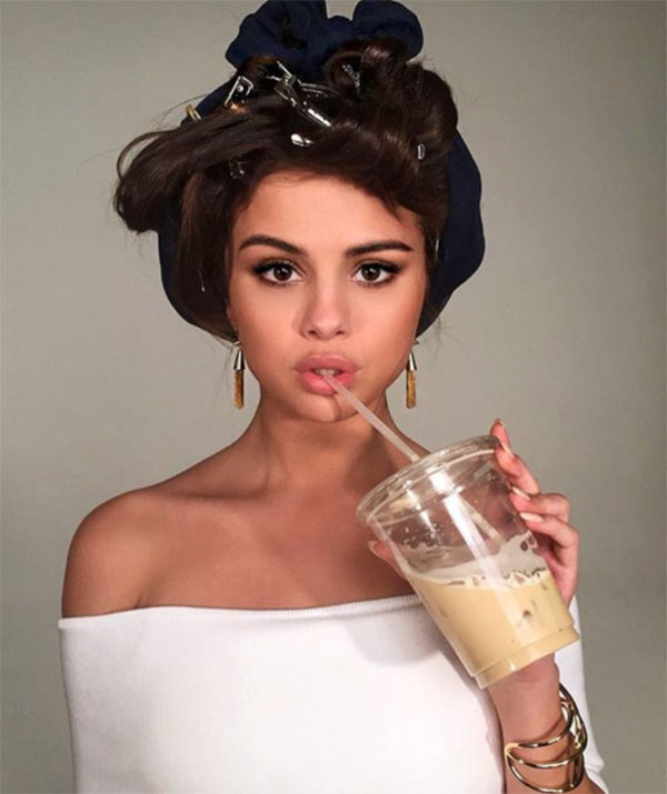 FOTO OMG! Selena Gomez arată COMPLET diferit în realitate. Uite cum au surprins-o paparazzi