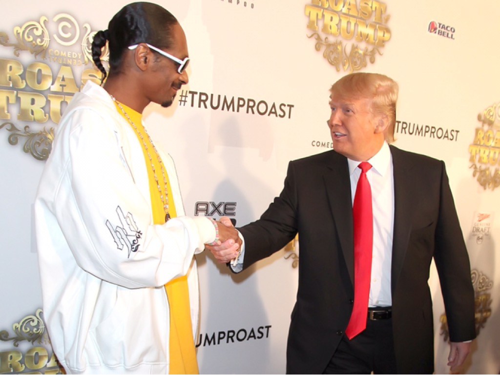 VIDEO: Snoop Dogg riscă închisoarea după ce l-a „împuşcat” pe Donald Trump într-un videoclip