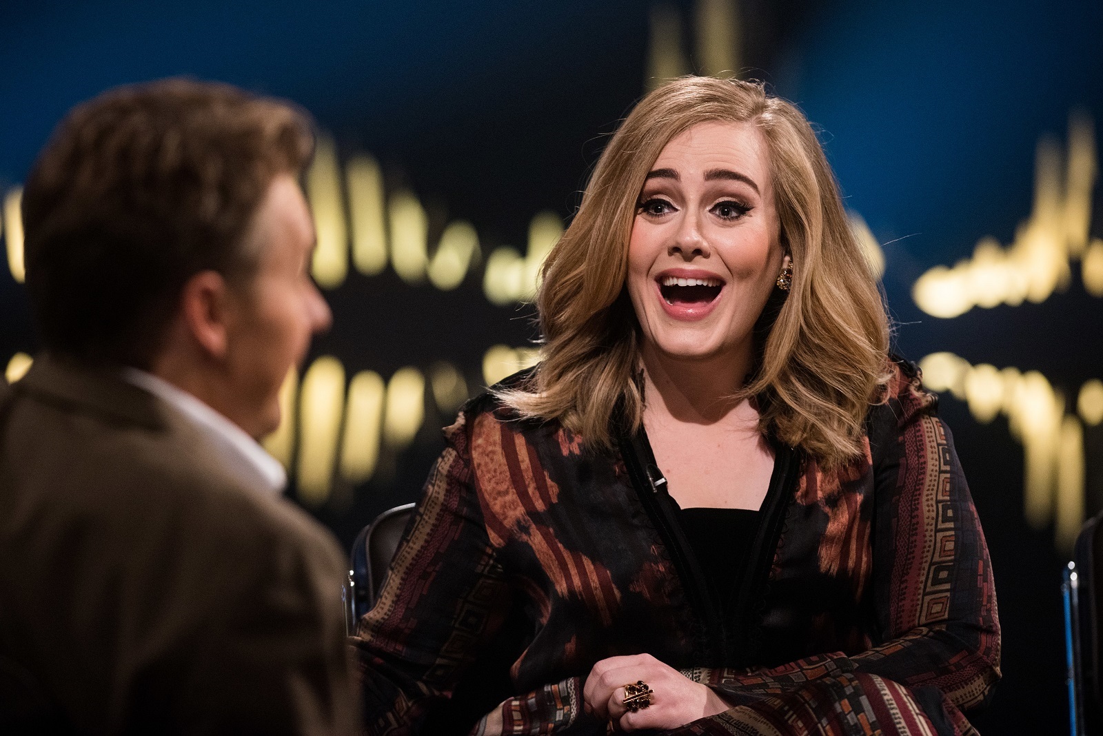 VIDEO OMG! Adele, martoră la o cerere în căsătorie a unui cuplu GAY