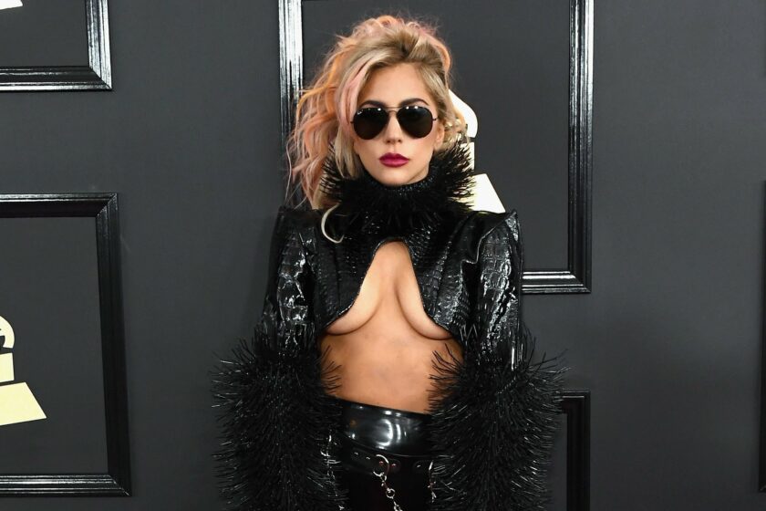 FOTO | Lady Gaga a împlinit 31 de ani. Iată TOPUL celor mai bizare apariţii ale ei!