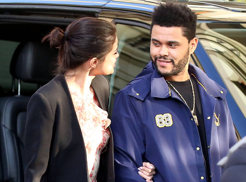 Awww! The Weeknd i-a făcut o serenadă Selenei Gomez, iar ea s-a topit!