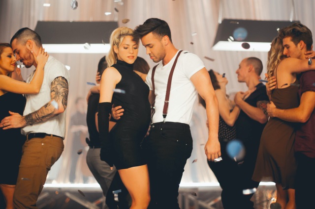 VIDEO: Shakira și Prince Royce te învață să dansezi bachata