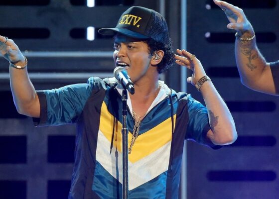 10 momente în care Bruno Mars a cântat piesele altor artişti