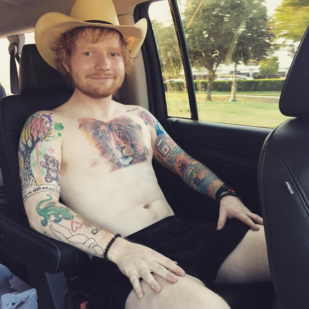 EPIC FAIL! Ed Sheeran și-a făcut un tatuaj pe care l-ar vrea șters. E scris GREȘIT!