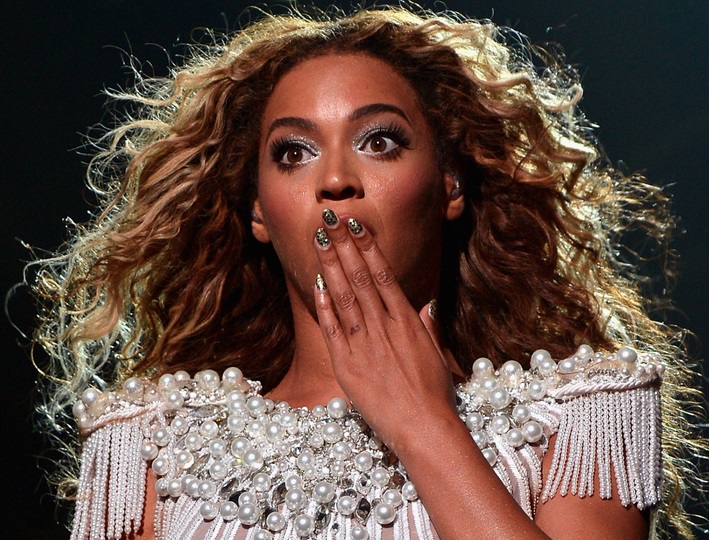 Beyonce oferă 4 burse. Uite ce trebuie să faci dacă vrei să participi!