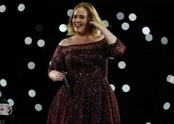 Adele e printre cei mai BOGAȚI artiști din lume! Câţi bani a făcut din muzică?