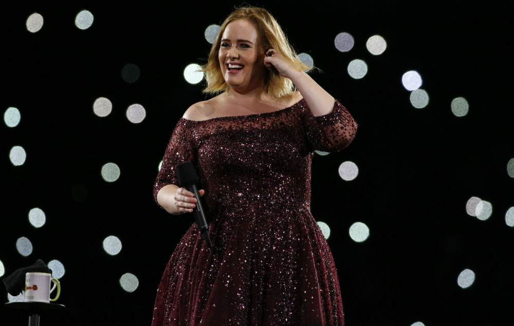 Adele e printre cei mai BOGAȚI artiști din lume! Câţi bani a făcut din muzică?