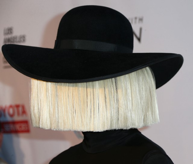 12 piese compuse de Sia, care au fost pe coloana sonoră a filmelor