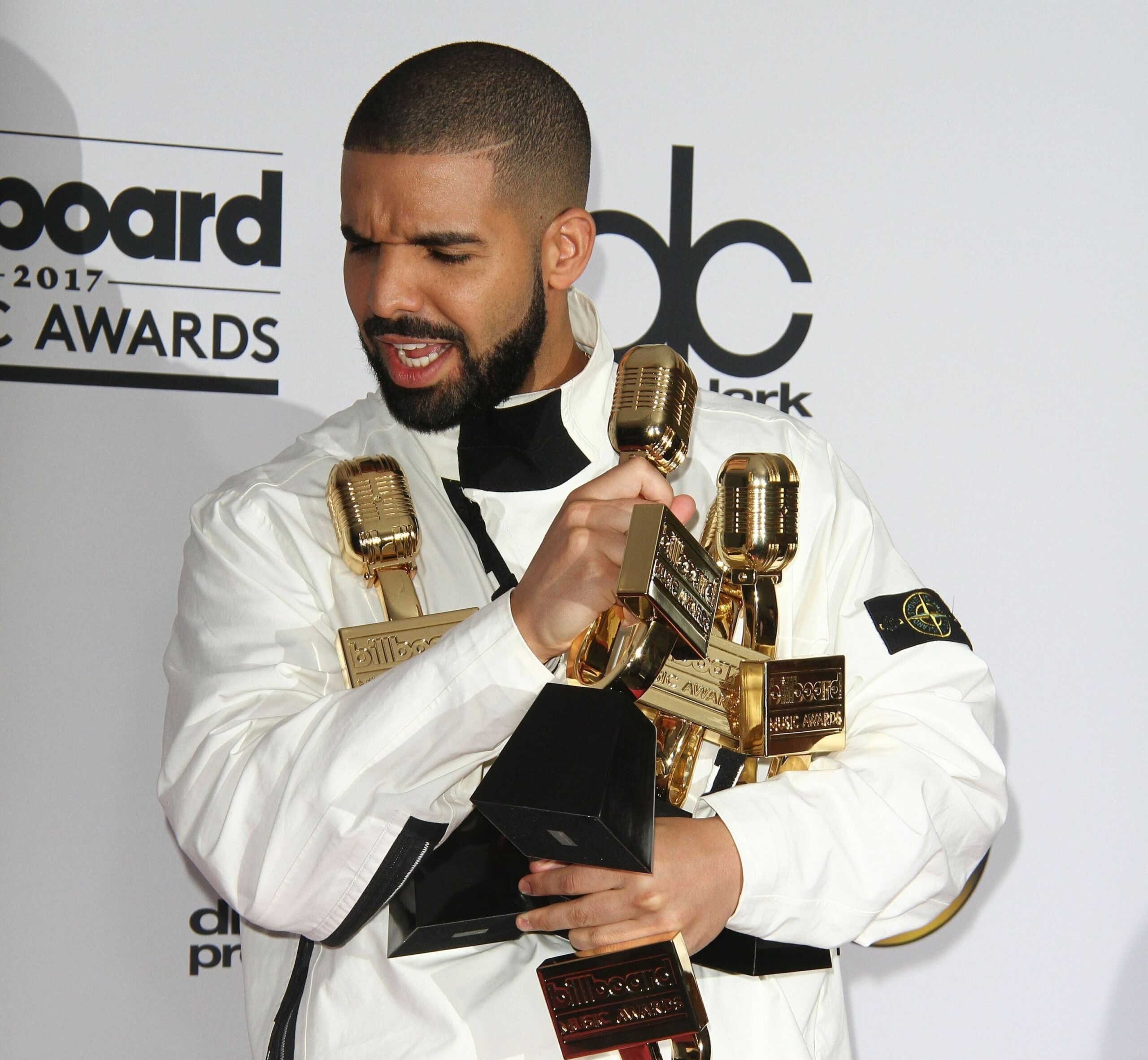 Drake e cel mai tare artist din lume! Nimeni nu a mai reușit asta până acum