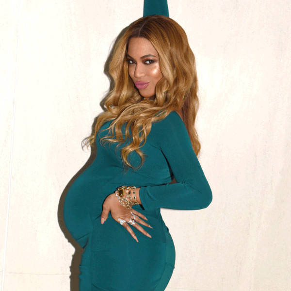 FOTO: Beyonce și-a tatuat burtica de gravidă. Uite cum arată în ultima lună de sarcină!