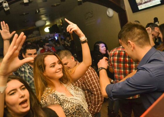 În weekend ai ZU Party la dublu, în Brașov și Bacău. R U ready?