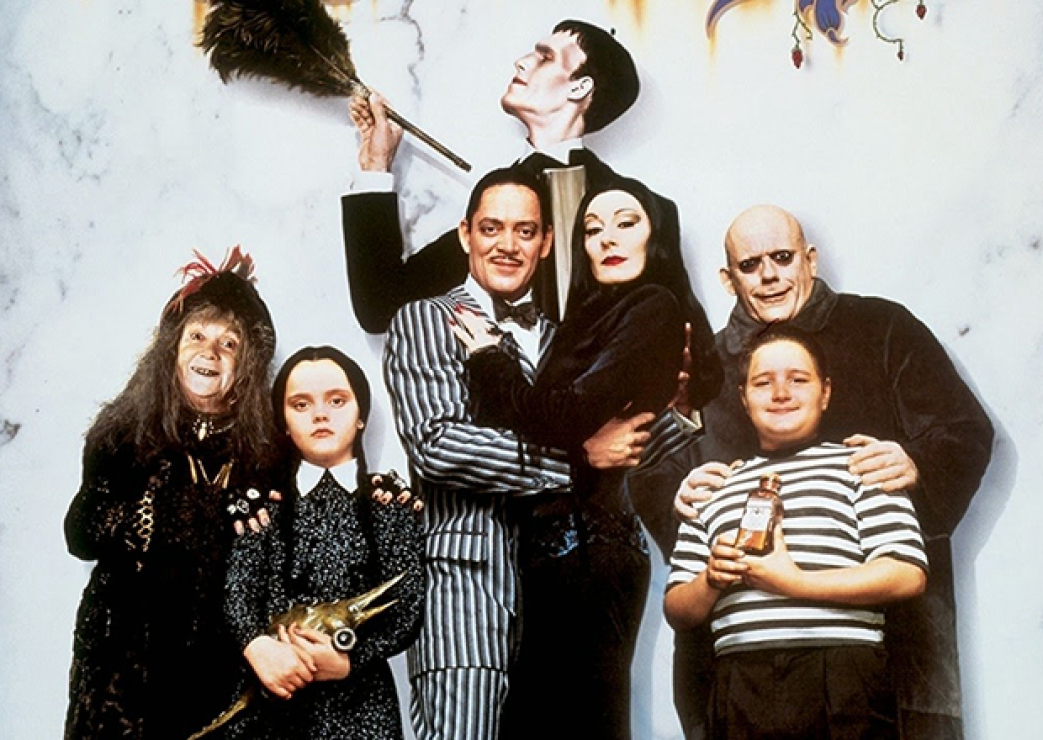 FOTO. Cum arată actorii din Familia Addams la 26 de ani de la lansarea filmului