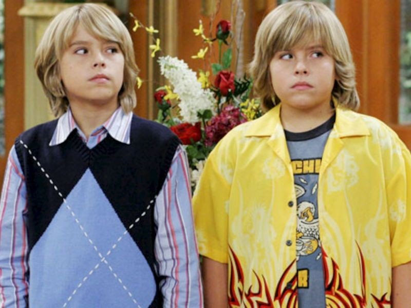 FOTO: Îi mai ții minte pe gemenii din “The Suite Life Of Zack And Cody”? Uite cum arată în prezent!