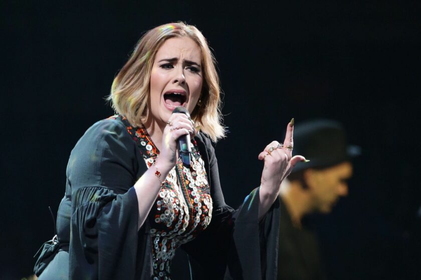 Adele le-a făcut cea mai FRUMI surpriza copiilor de la Grenfell Tower