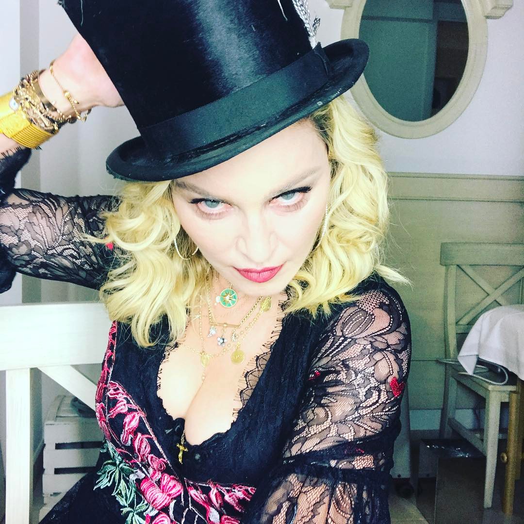 VIDEO OMG! Madonna și-a petrecut ziua de naștere pe muzică ROMÂNEASCĂ!