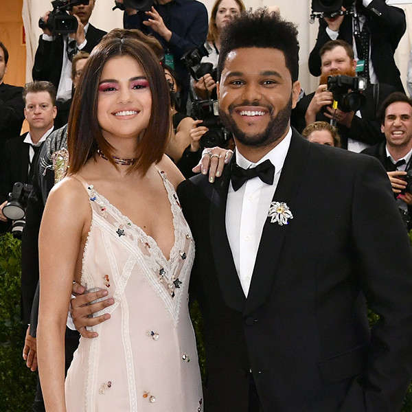 FOTO: The Weeknd a lansat o colecție de teniși, iar Selena îi poartă deja