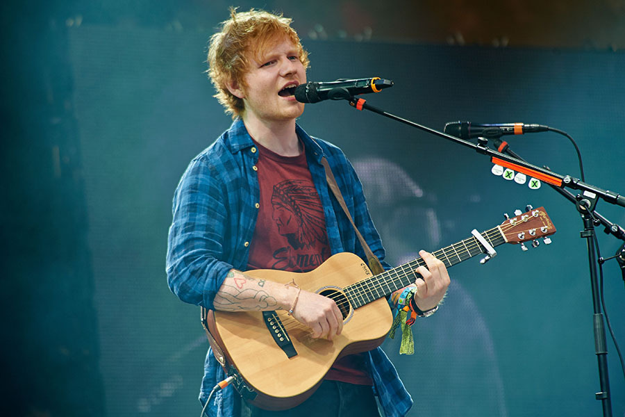 VIDEO: Ed Sheeran a oprit concertul pentru a-i face o dedicație unui bebeluș