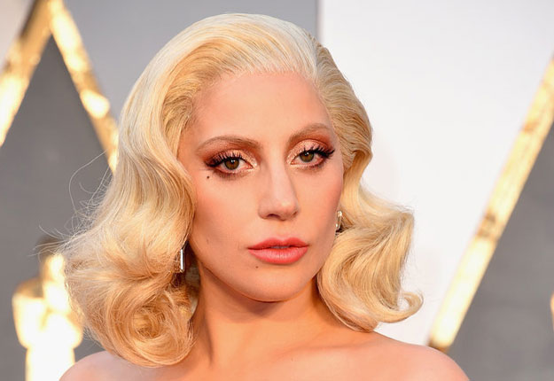 Lady Gaga a rămas fără voce. Și-a anulat următorul concert din turneu