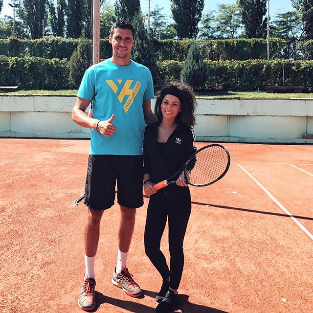 FOTO: Ami i-a dat lecții lui Victor Hănescu. Uite cum se descurcă pe terenul de tenis!
