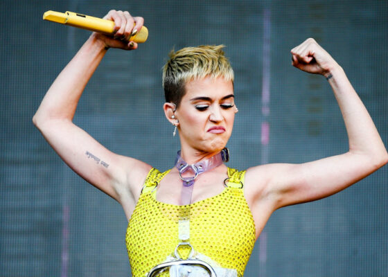 OMG! Katy Perry a stabilit un nou record. Nimeni n-a mai reușit asta până acum!