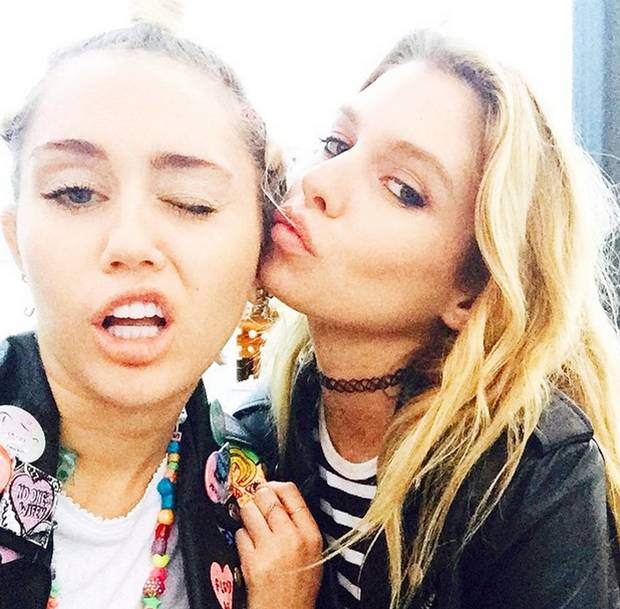 OMG! Miley Cyrus lansează o piesă despre o fostă iubită
