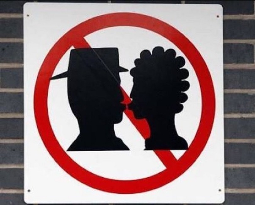 8 reguli dubioase din jurul lumii. În Franţa e interzis sărutul în gară