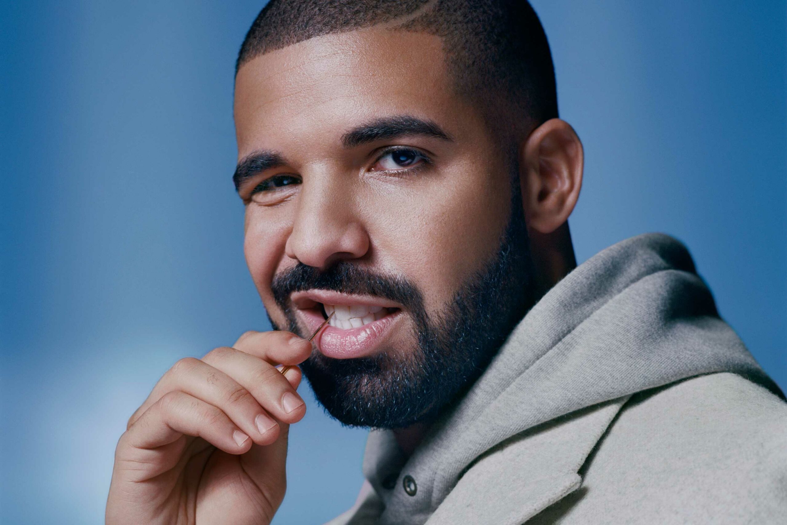 VIDEO: Drake a împlinit 31 de ani. ASCULTĂ cele mai tari 5 hit-uri ale lui!