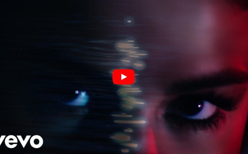 VIDEOCLIP NOU: Selena Gomez, Marshmello – Wolves