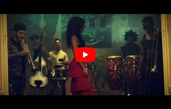 VIDEO NOU: Mandinga a refăcut cea mai tare piesă latino a momentului. Așa sună „Mayores”, în versiunea salsa